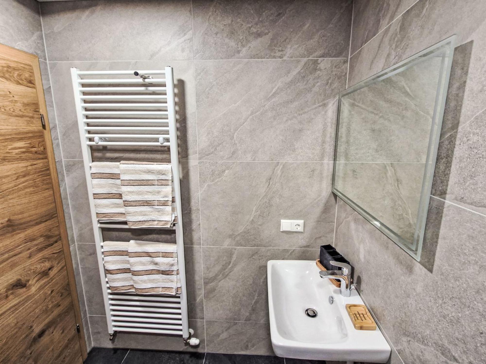 Apartment Daheim - Edelweiss - Pzt382 By Interhome พลังเงอโรส ภายนอก รูปภาพ